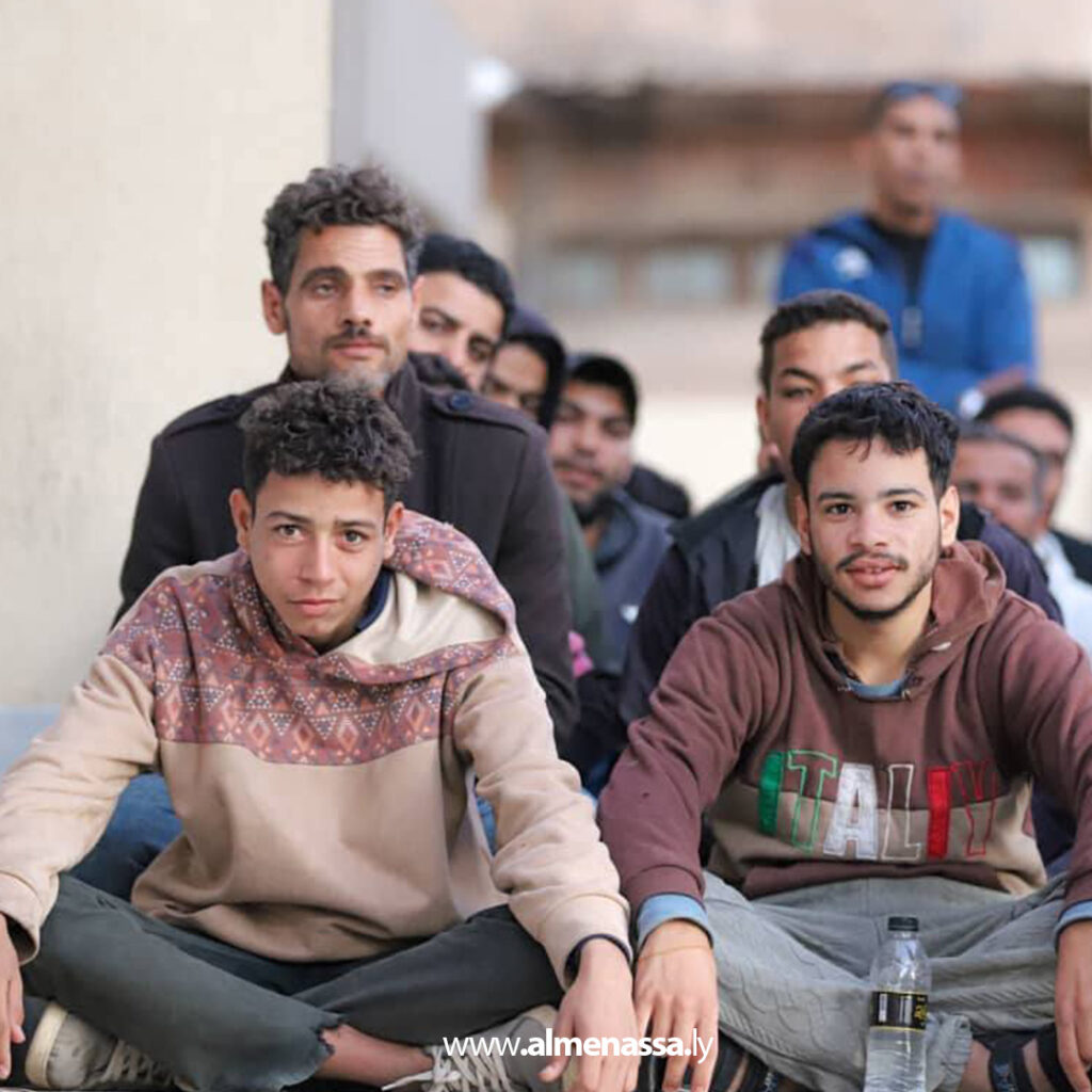 Extra 195 تُحريّر 44 مصرياً من تشكيل عصابي يديره سجين محكوم عليه بالإعدام في أجدابيا