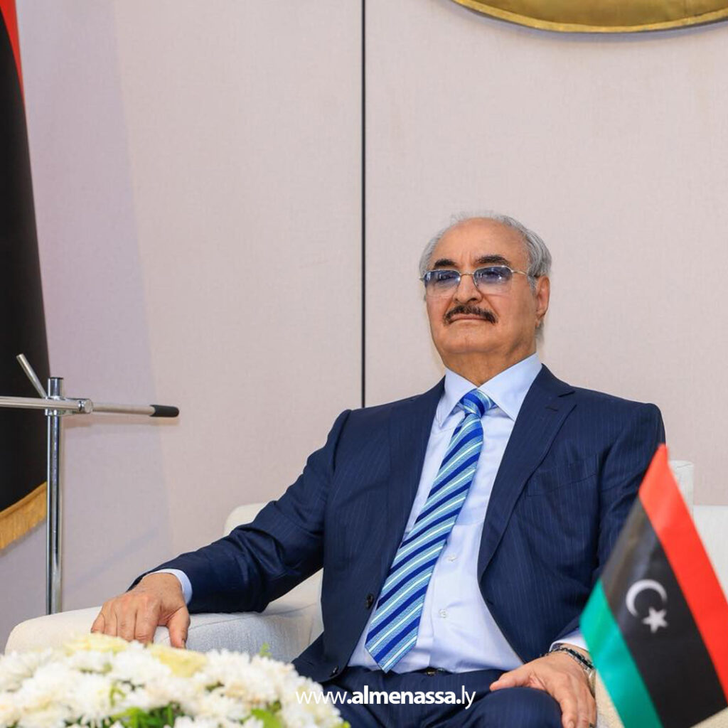 Extra 2.jpg111111111111 2 القائد العام للقوات المسلحة يلتقي مجموعة من النخب والنشطاء والإعلاميين والأكاديميين والحقوقيين