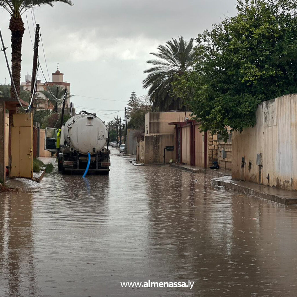 Extra 20.jpg14 20 فرق طوارئ سوق الجمعة تواصل عملها الميداني منذ الفجر لمعالجة تجمعات المياه