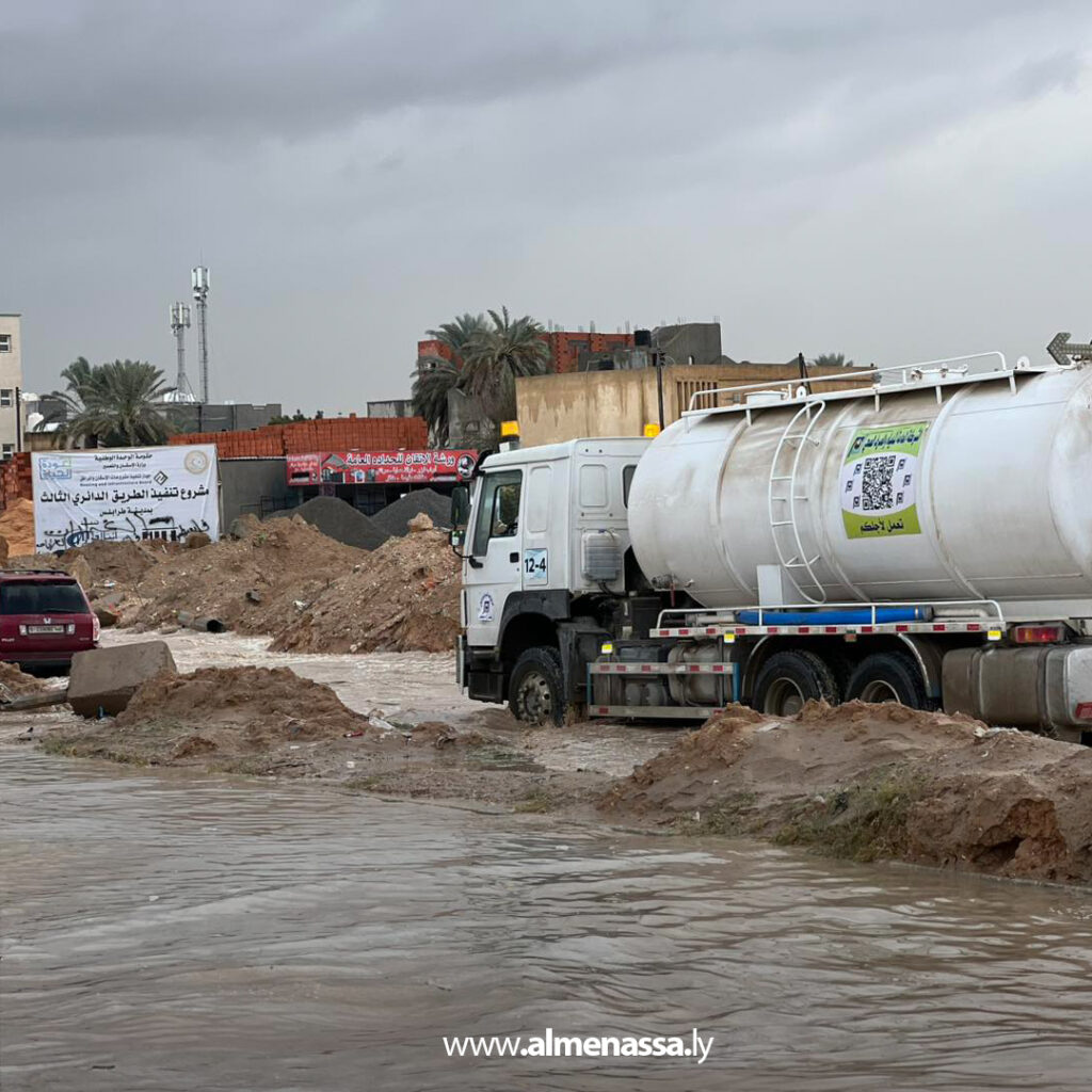 Extra 22.jpg12 22 فرق طوارئ سوق الجمعة تواصل عملها الميداني منذ الفجر لمعالجة تجمعات المياه