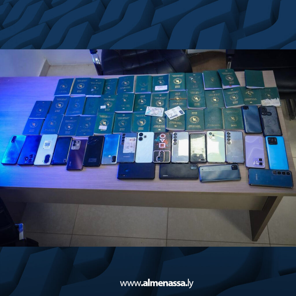 Extra 23.jpg13 23 جهاز مكافحة الهجرة يضبط مخزن مهاجرين في ضواحي بنغازي ويقبض على المنسق الرئيسي للتهريب