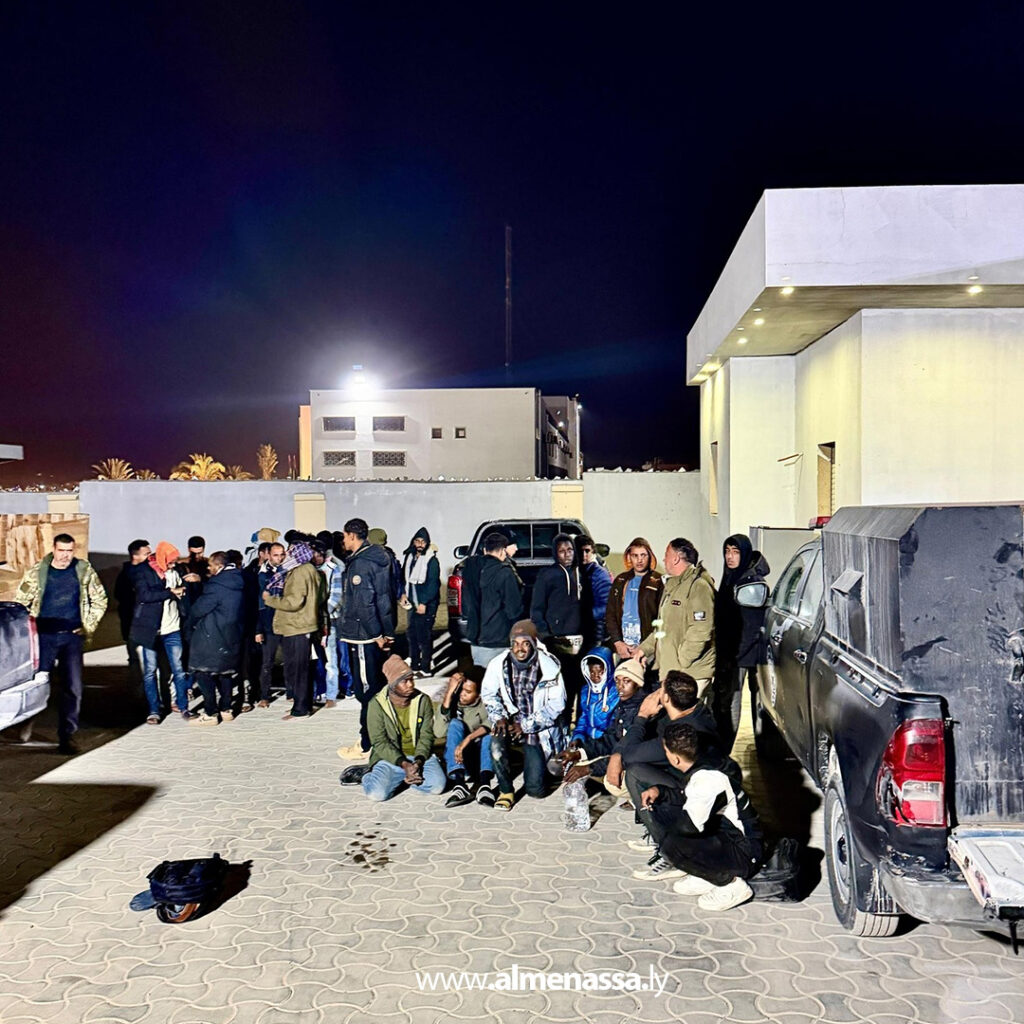 Extra 26.jpg111 26 البحث الجنائي البطنان يداهم وكر للهجرة غير الشرعية ويضبط 36 مهاجر قرب الساحل