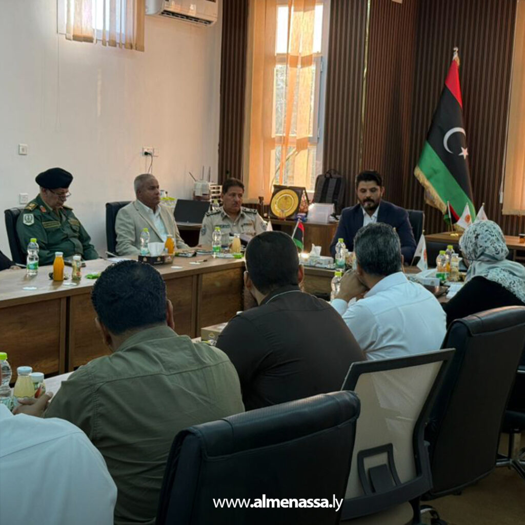 Extra 26.jpg5 26 الوكيل العام لوزارة الصحة يجتمع بالمرافق الصحية بالكفرة