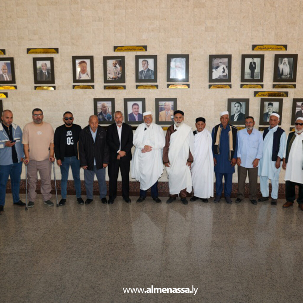 Extra 28.jpg8 28 أعيان ومشائخ قبائل الساحل الغربي يزورون مجلس النواب ويطلعون على المكتبة البرلمانية في بنغازي