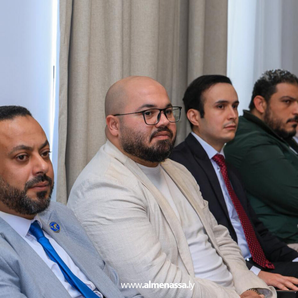 Extra 3.jpg11111111111 3 القائد العام للقوات المسلحة يلتقي مجموعة من النخب والنشطاء والإعلاميين والأكاديميين والحقوقيين