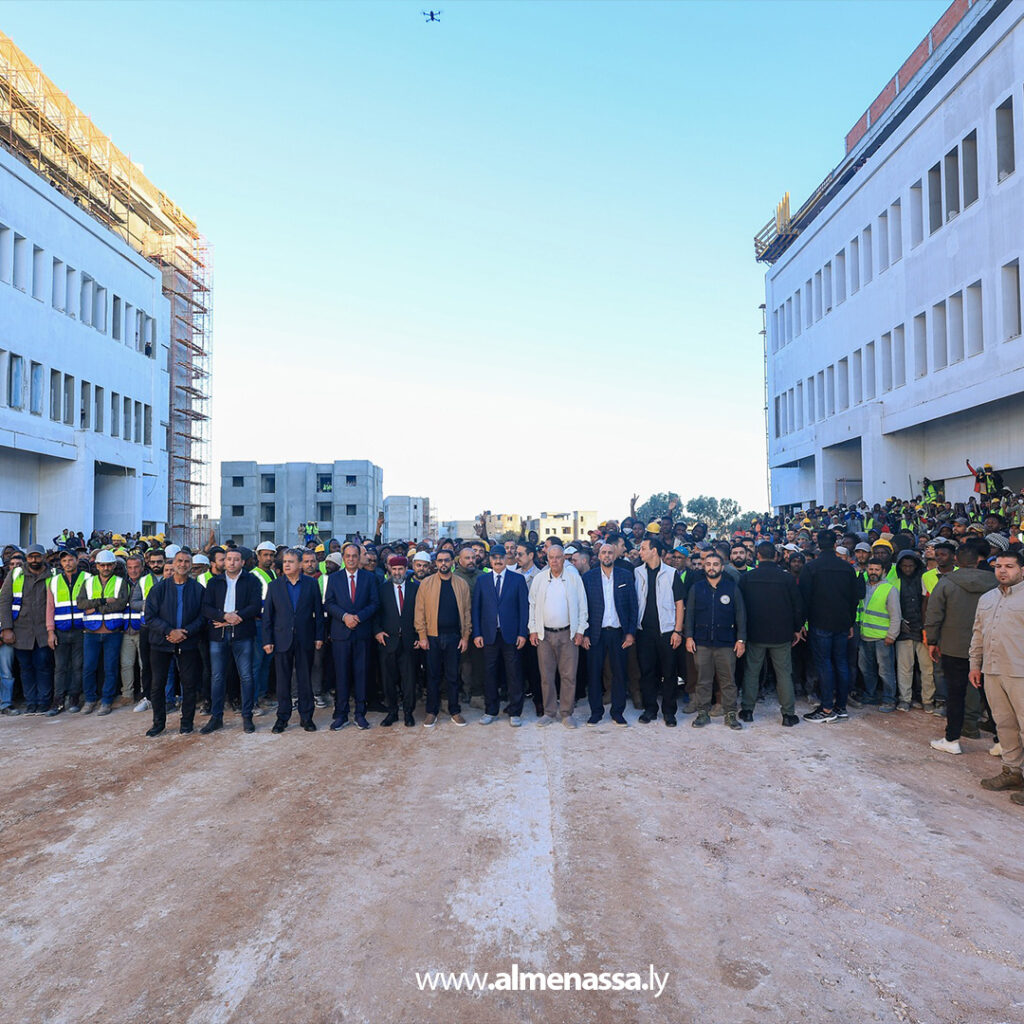 Extra 3.jpg111111111111111 3 القائد العام للقوات المسلحة المشير خليفة حفتر يتفقد مشاريع الإعمار في مدينة بنغازي