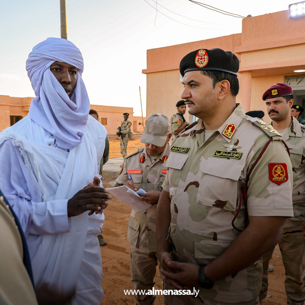 نائب القائد العام يتفقد قاعدة الويغ ويؤكد اهتمام القيادة العامة بأوضاع سكان المناطق الحدودية 3 Extra 32.jpg3 32 نائب القائد العام يتفقد قاعدة الويغ ويؤكد اهتمام القيادة العامة بأوضاع سكان المناطق الحدودية