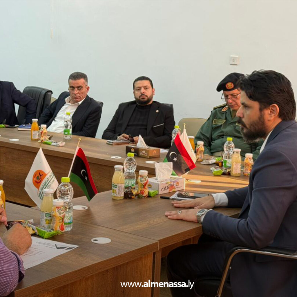 Extra 33.jpg3 33 الوكيل العام لوزارة الصحة يجتمع بالمرافق الصحية بالكفرة