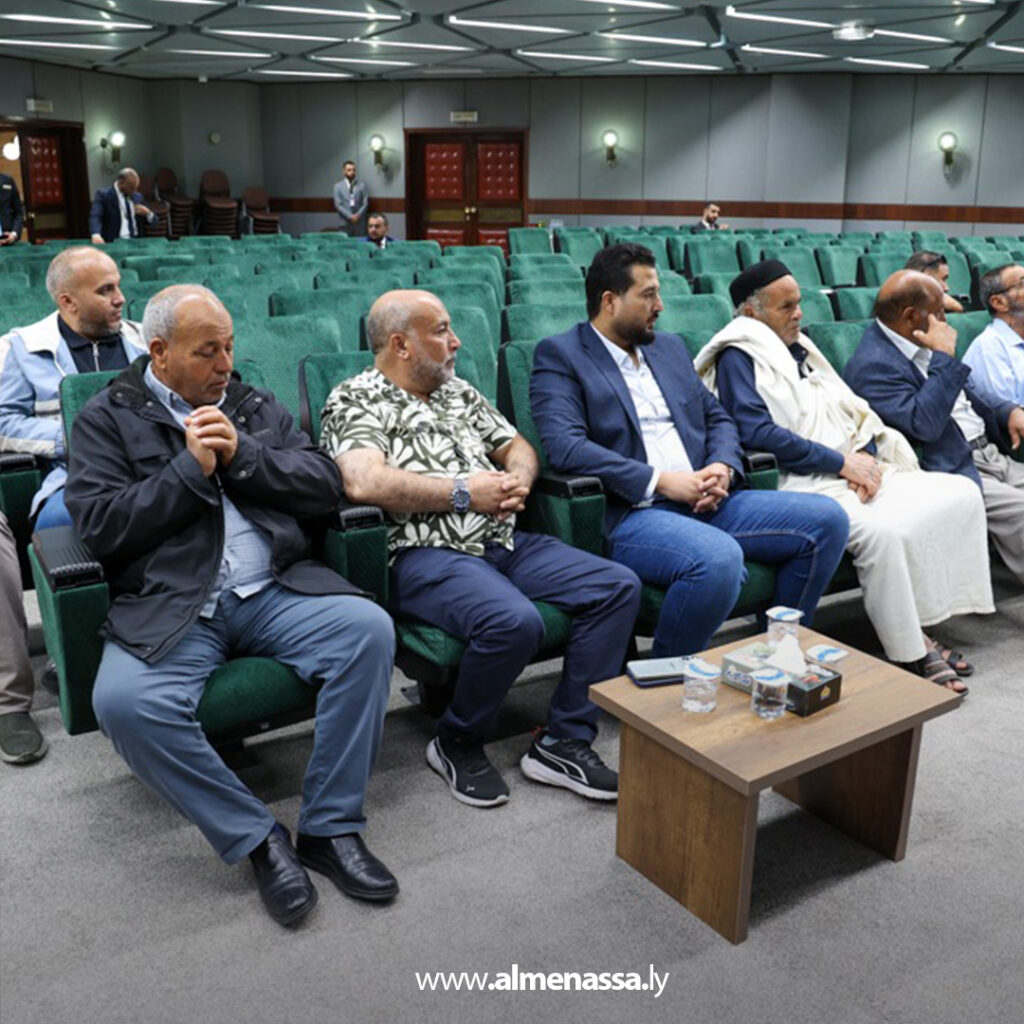 Extra 34.jpg7 34 أعيان ومشائخ قبائل الساحل الغربي يزورون مجلس النواب ويطلعون على المكتبة البرلمانية في بنغازي