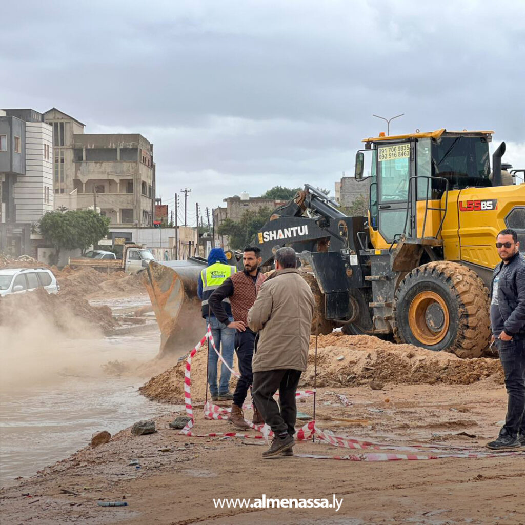 Extra 35.jpg9 35 فرق طوارئ سوق الجمعة تواصل عملها الميداني منذ الفجر لمعالجة تجمعات المياه