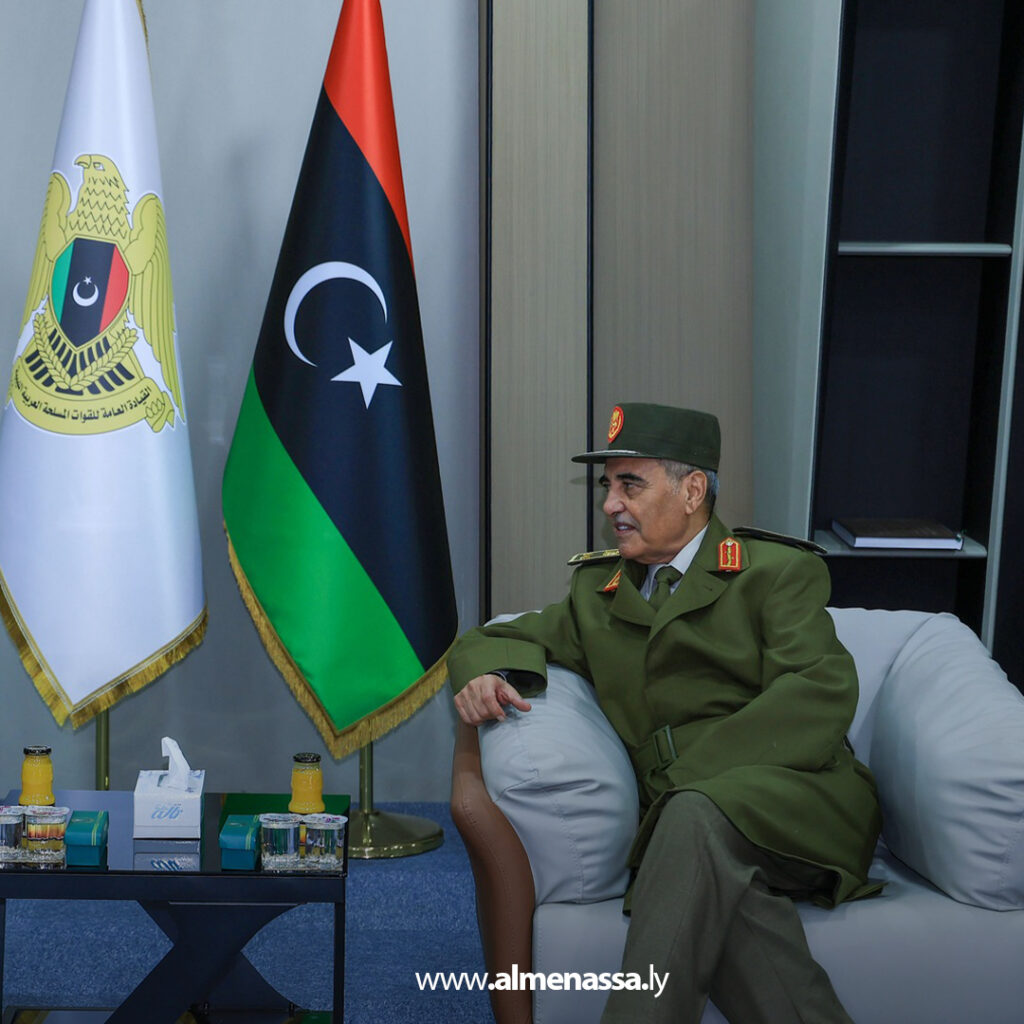 Extra 39.jpg6 39 وزارة الاتصالات تزور الأكاديمية العسكرية لتوقيع بروتوكول تعاون في المجالات التقنية والأمنية