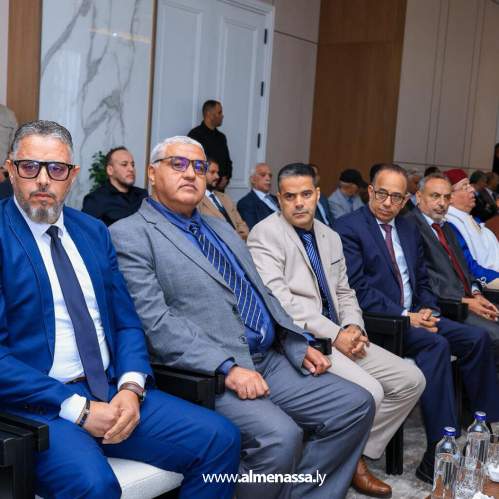 Extra 4.jpg111111111 4 القائد العام للقوات المسلحة يلتقي مجموعة من النخب والنشطاء والإعلاميين والأكاديميين والحقوقيين