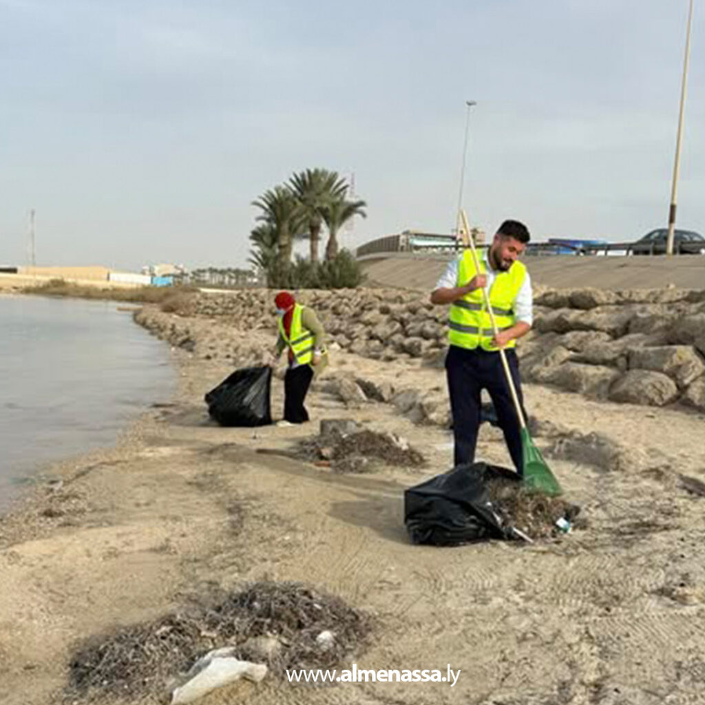 Extra 40.jpg11 40 بمشاركة النائبة أبو راس.. حملة "خلي الباغلي يعيش مرتاح" لتنظيف الشواطئ الليبية