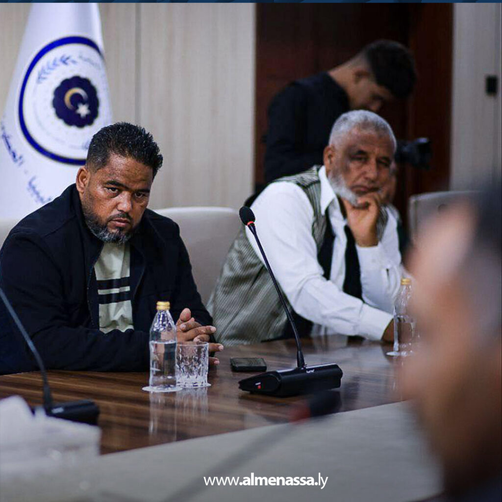 Extra 50.jpg4 50 وزير الداخلية يبحث مع مشايخ الساحل الغربي سبل تعزيز الأداء الأمني بالمنطقة