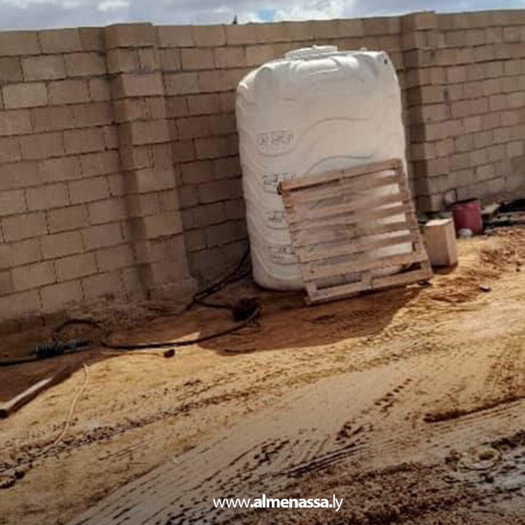 Extra 57.jpg2 57 جهاز البحث الجنائي يضبط موقعاً لتخزين وقود الديزل خارج الإطار القانوني في منطقة جردينة