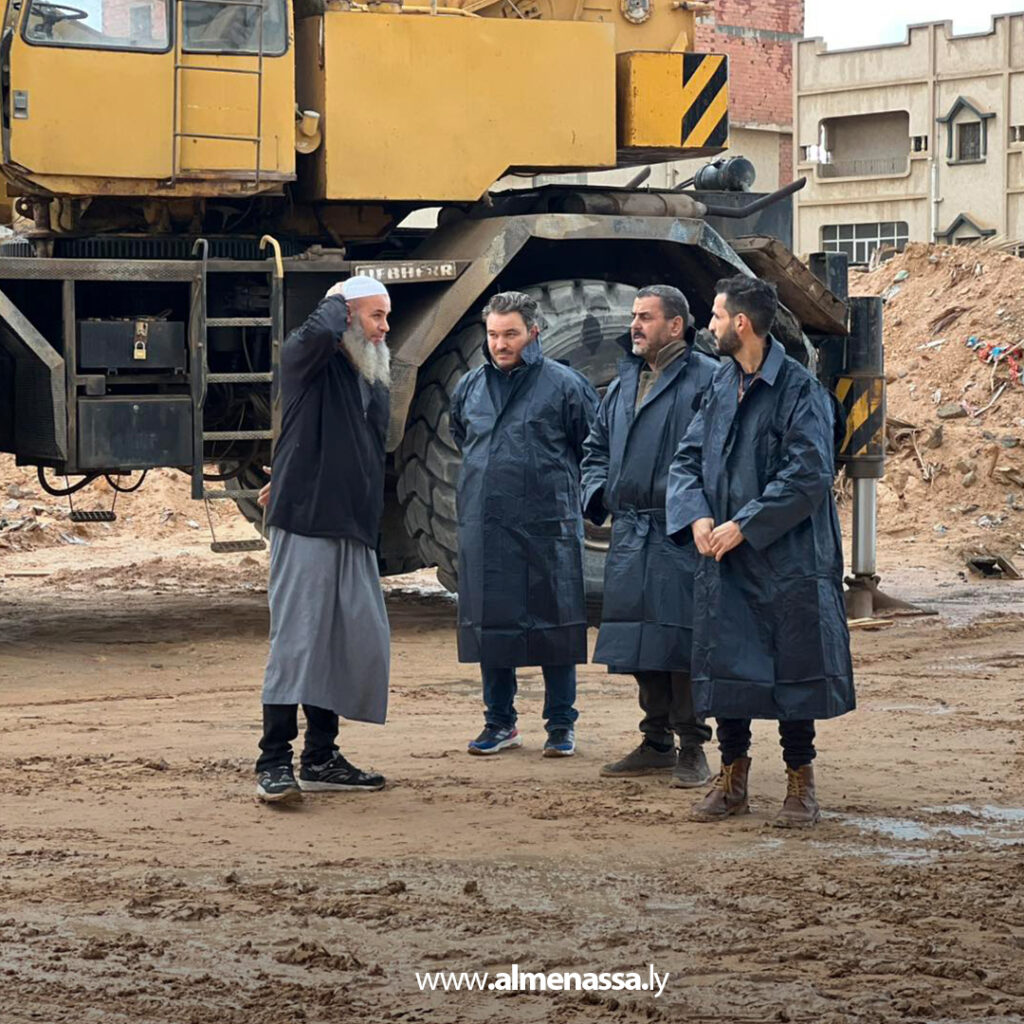 Extra 60.jpg6 60 فرق طوارئ سوق الجمعة تواصل عملها الميداني منذ الفجر لمعالجة تجمعات المياه