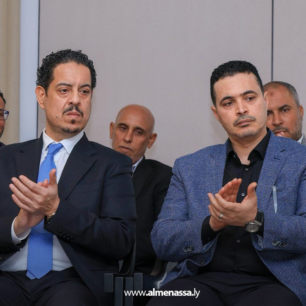 Extra 61.jpg4 61 القائد العام يستقبل مشايخ وأعيان وحكماء قبائل مدينة ككلة في مدينة المشير العسكرية