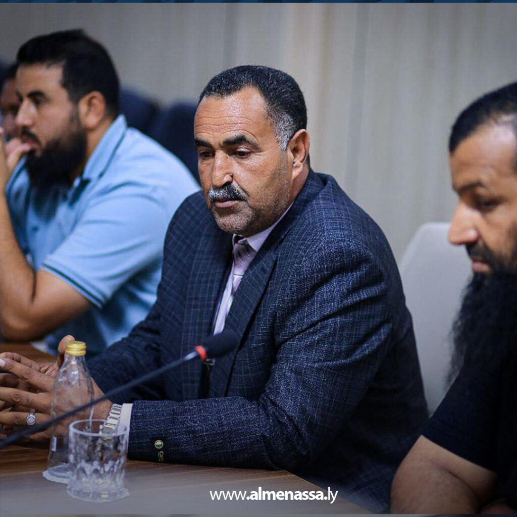 Extra 65.jpg3 65 وزير الداخلية يبحث مع مشايخ الساحل الغربي سبل تعزيز الأداء الأمني بالمنطقة