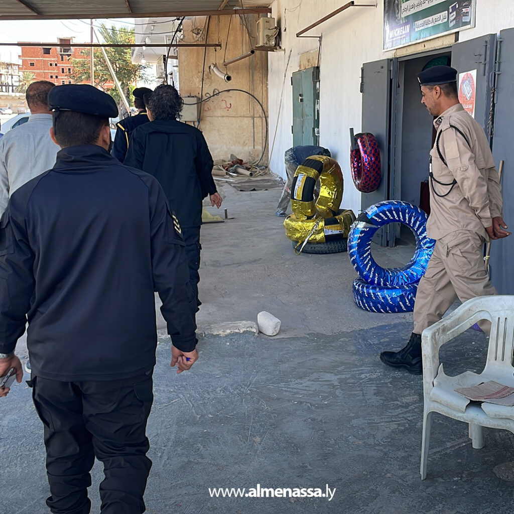 الحرس البلدي العجيلات يغلق محالاً مخالفة لقرار طلاء الواجهات 1 Extra 7 الحرس البلدي العجيلات يغلق محالاً مخالفة لقرار طلاء الواجهات