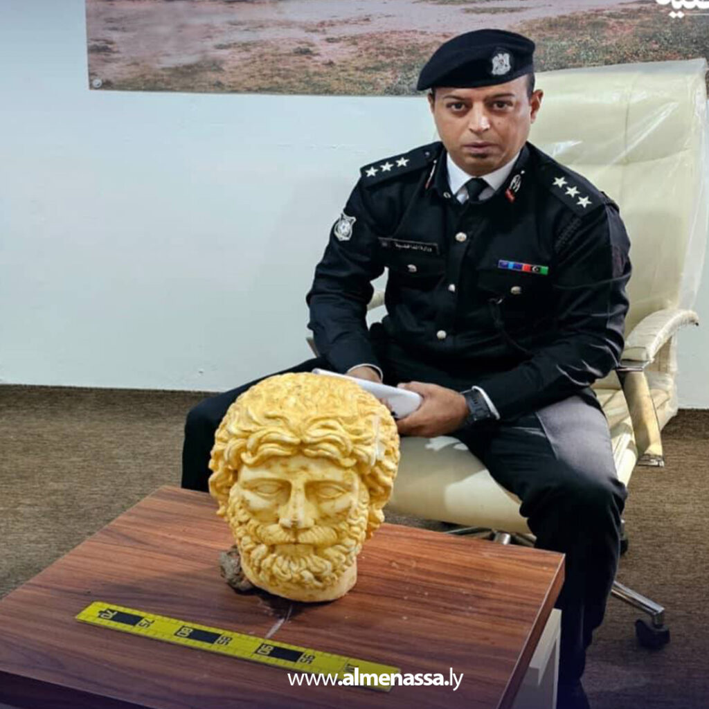 Extra 73.jpg11 73 كمين في شحات يوقف متهمَين بالاتجار في الآثار وضبط تمثال رخامي بحوزتهما