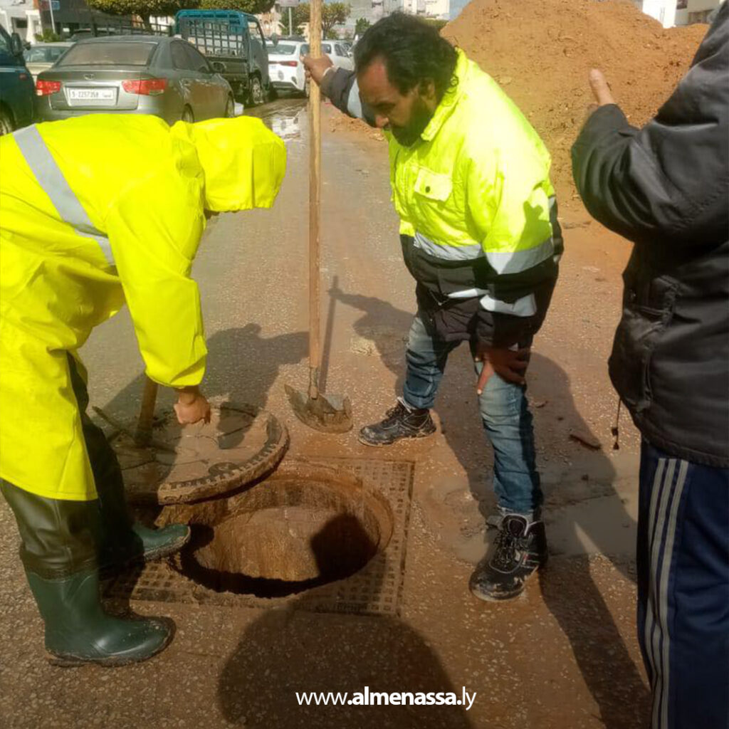 Extra 73.jpg5 73 فرق طوارئ سوق الجمعة تواصل عملها الميداني منذ الفجر لمعالجة تجمعات المياه