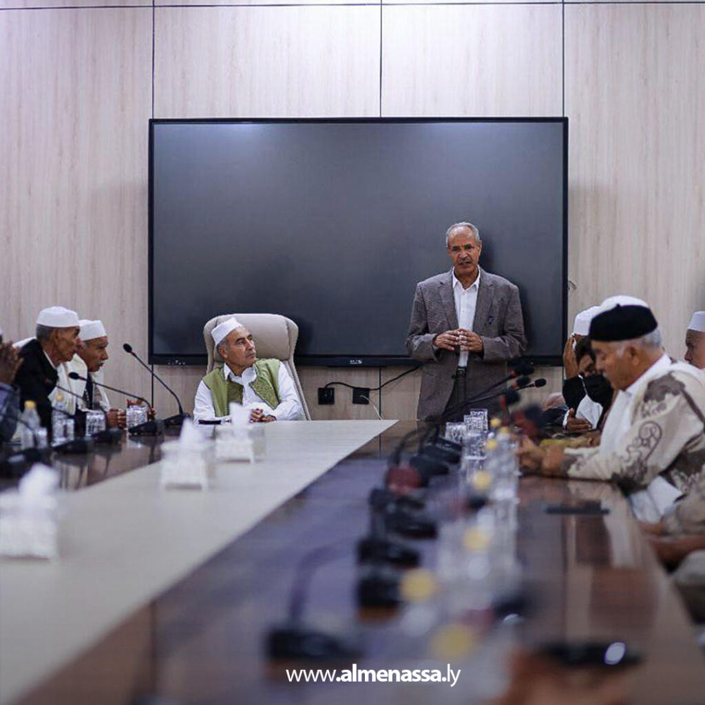 Extra 78.jpg2 78 وزير الداخلية يبحث مع مشايخ الساحل الغربي سبل تعزيز الأداء الأمني بالمنطقة