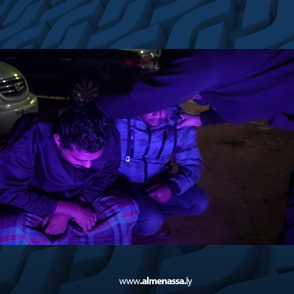 Extra 78.jpg4 78 جهاز مكافحة الهجرة يضبط مخزن مهاجرين في ضواحي بنغازي ويقبض على المنسق الرئيسي للتهريب