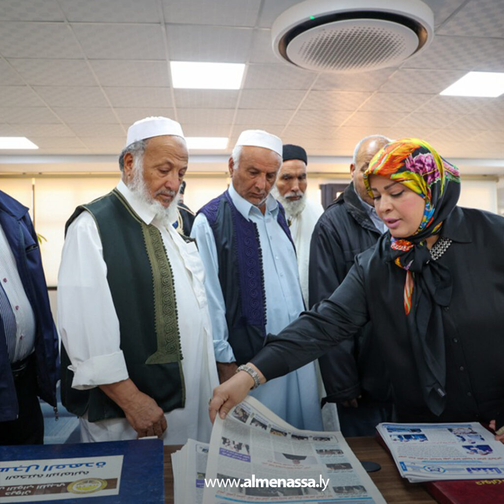 Extra 80.jpg2 80 أعيان ومشائخ قبائل الساحل الغربي يزورون مجلس النواب ويطلعون على المكتبة البرلمانية في بنغازي