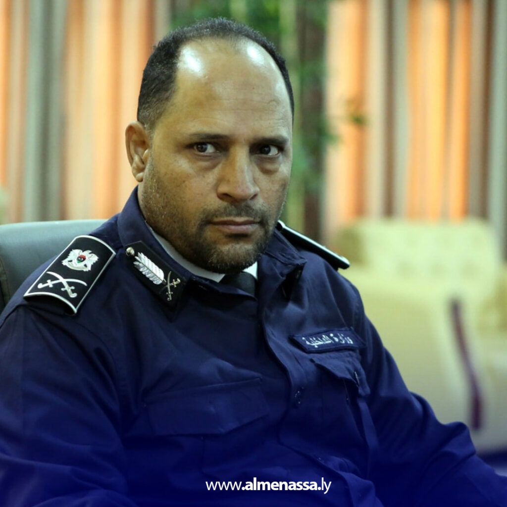 مدير أمن الشاطئ يناقش مع أعيان ومشايخ الزوية تعزيز الأمن وتحسين الخدمات 3 Extra 81.jpg11 81