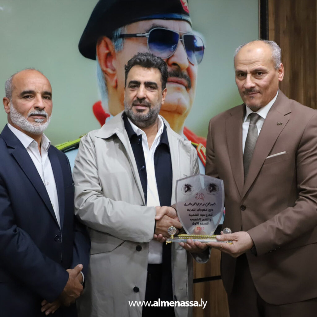 Extra 83.jpg4 83 الفريق أول خيري التميمي يبحث وزير الكهرباء إمدادات الكهرباء لمشاريع القيادة العامة