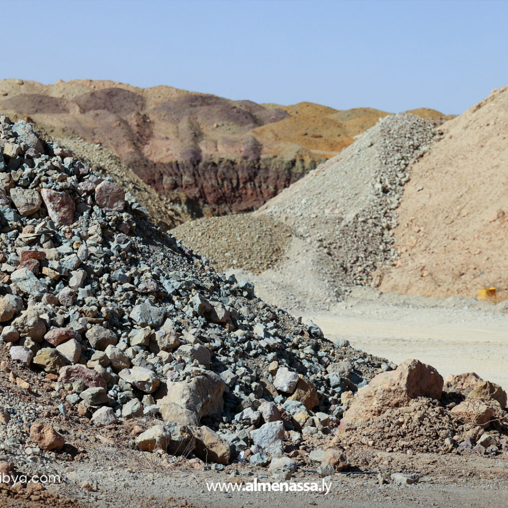 Extra 87.jpg11 87 مركز بحوث النفط يباشر دراسة عينات طينية من يفرن لاستخدامها في سوائل الحفر