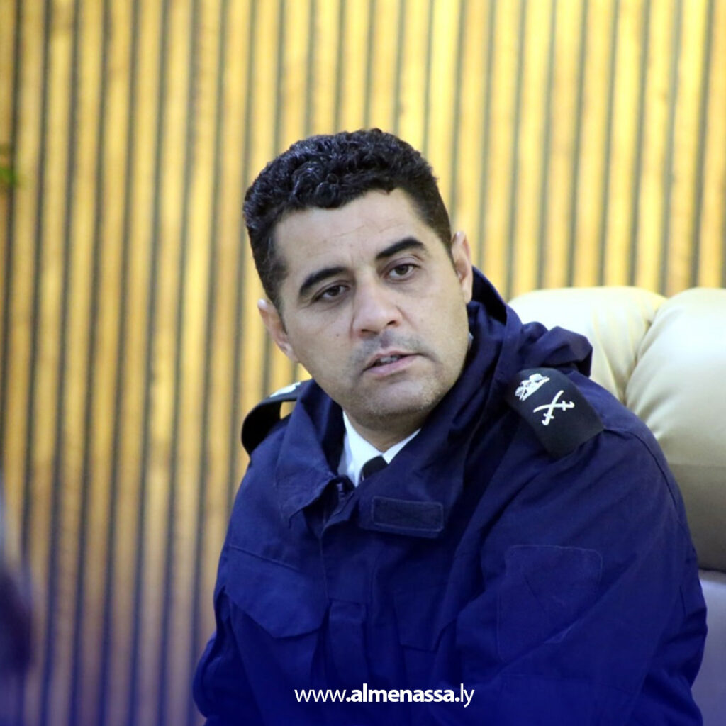 مدير أمن الشاطئ يناقش مع أعيان ومشايخ الزوية تعزيز الأمن وتحسين الخدمات 2 Extra 89.jpg1 89