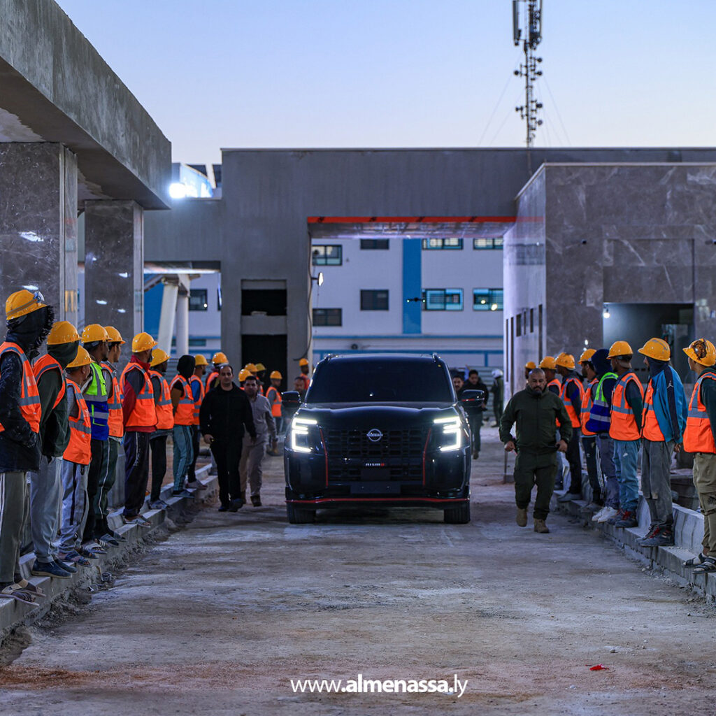 Extra 93.jpg1 93 القائد العام للقوات المسلحة المشير خليفة حفتر يتفقد مشاريع الإعمار في مدينة بنغازي