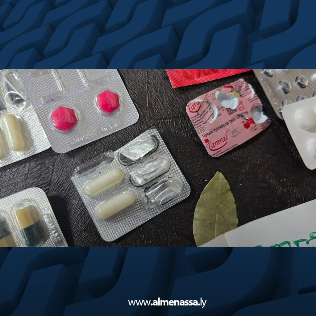 Extra 93.jpg3 93 ضبط متهمين بممارسة الدعارة والشعوذة والاتجار بالمخدرات في أمساعد