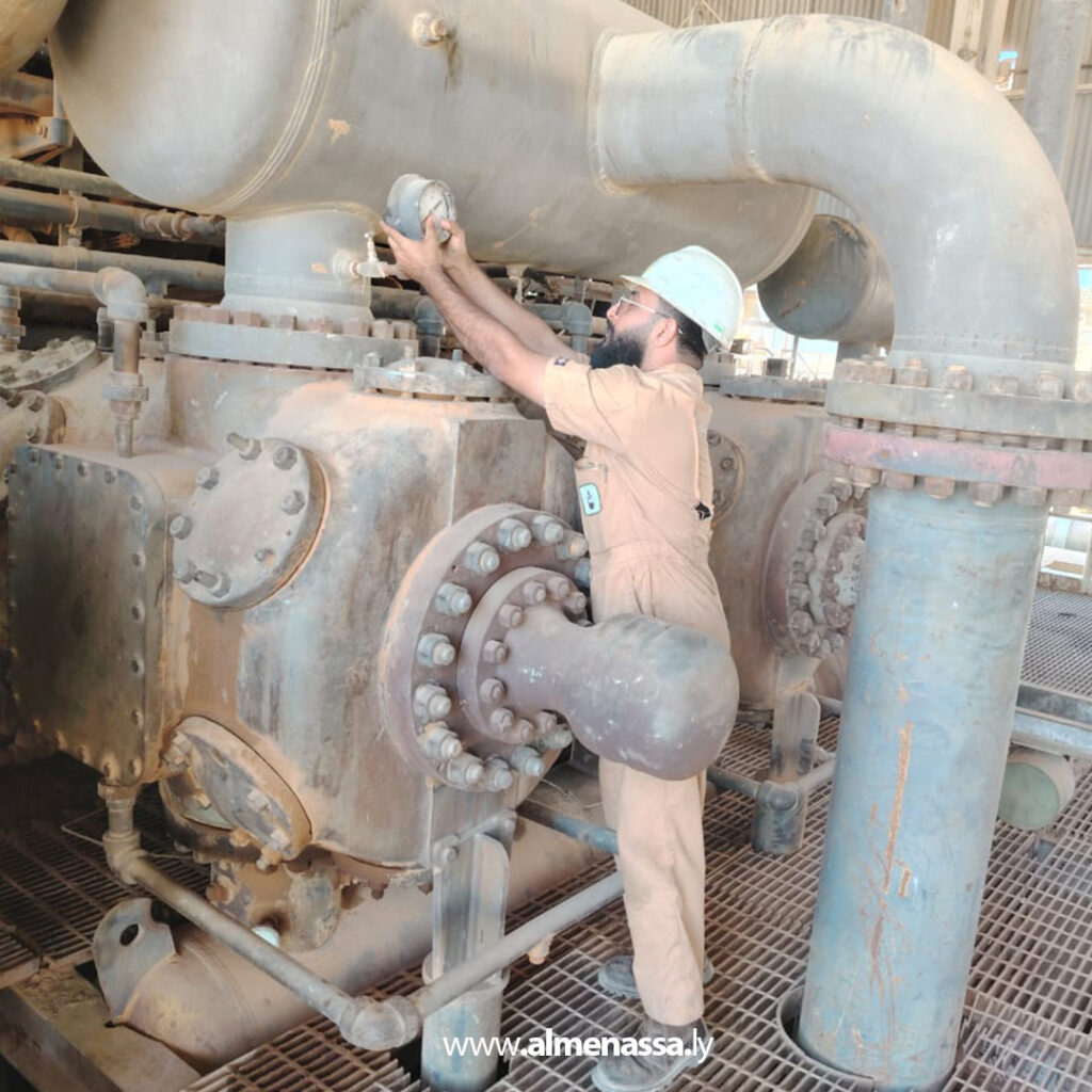 Extra Recovered 12.jpg11 12 إعادة تشغيل المحرك وضاغط الغاز K2 بعد استكمال العمرة الجسيمة في حقل النافورة