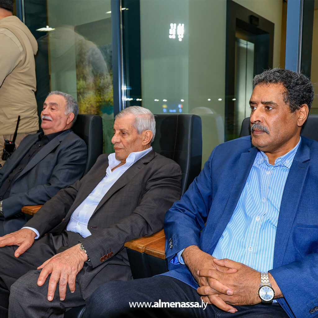 Extra.jpg111111 القائد العام يفتتح ملعب الاتحاد العسكري في مدينة المشير بحضور حكومي وعسكري