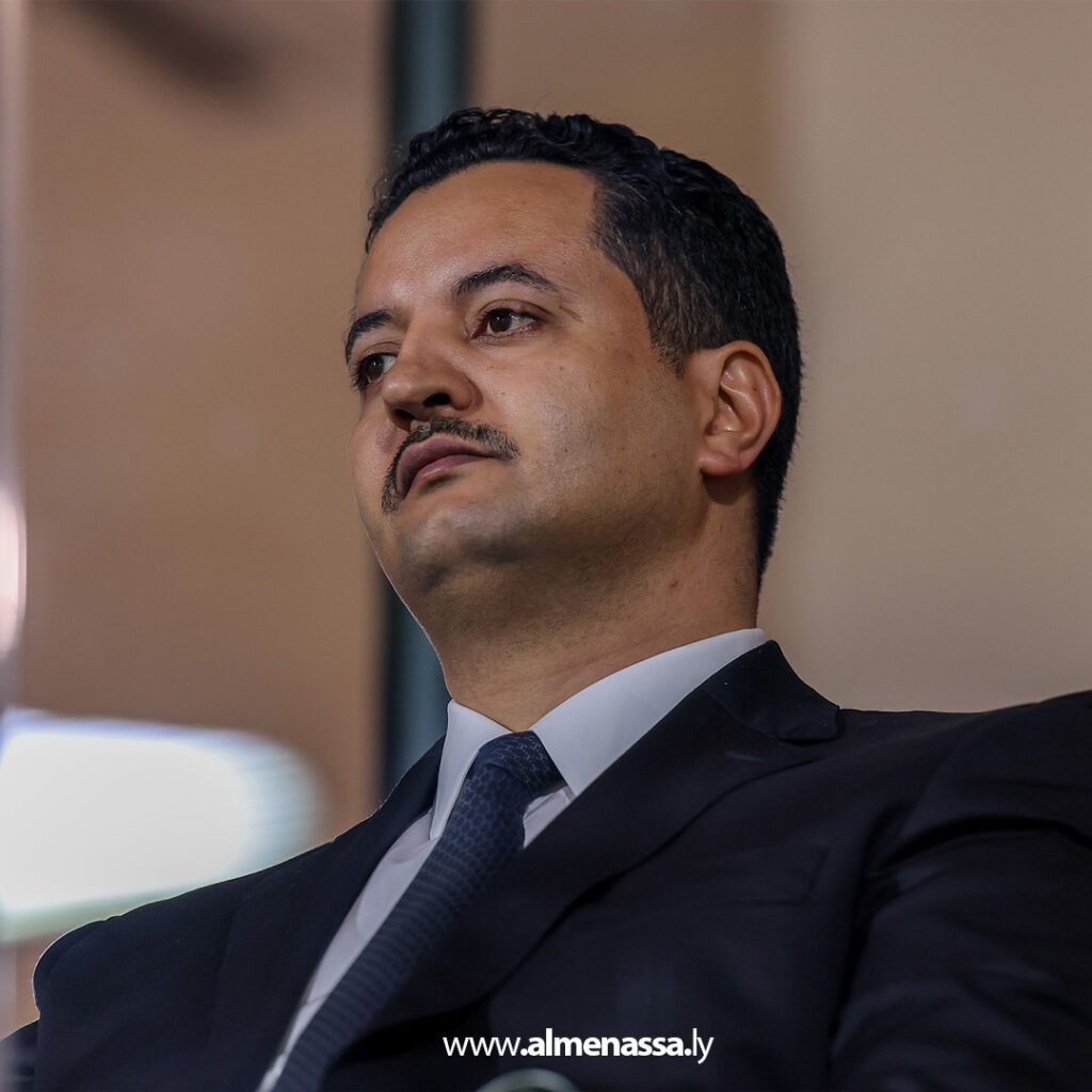 Extra.jpg1111111111111111 القائد العام يفتتح ملعب الاتحاد العسكري في مدينة المشير بحضور حكومي وعسكري