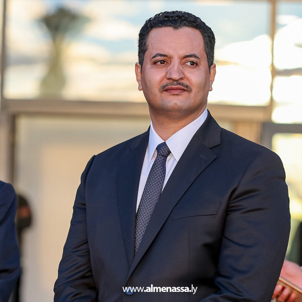 Extra.jpg1111111111111111111111111 القائد العام يفتتح ملعب الاتحاد العسكري في مدينة المشير بحضور حكومي وعسكري