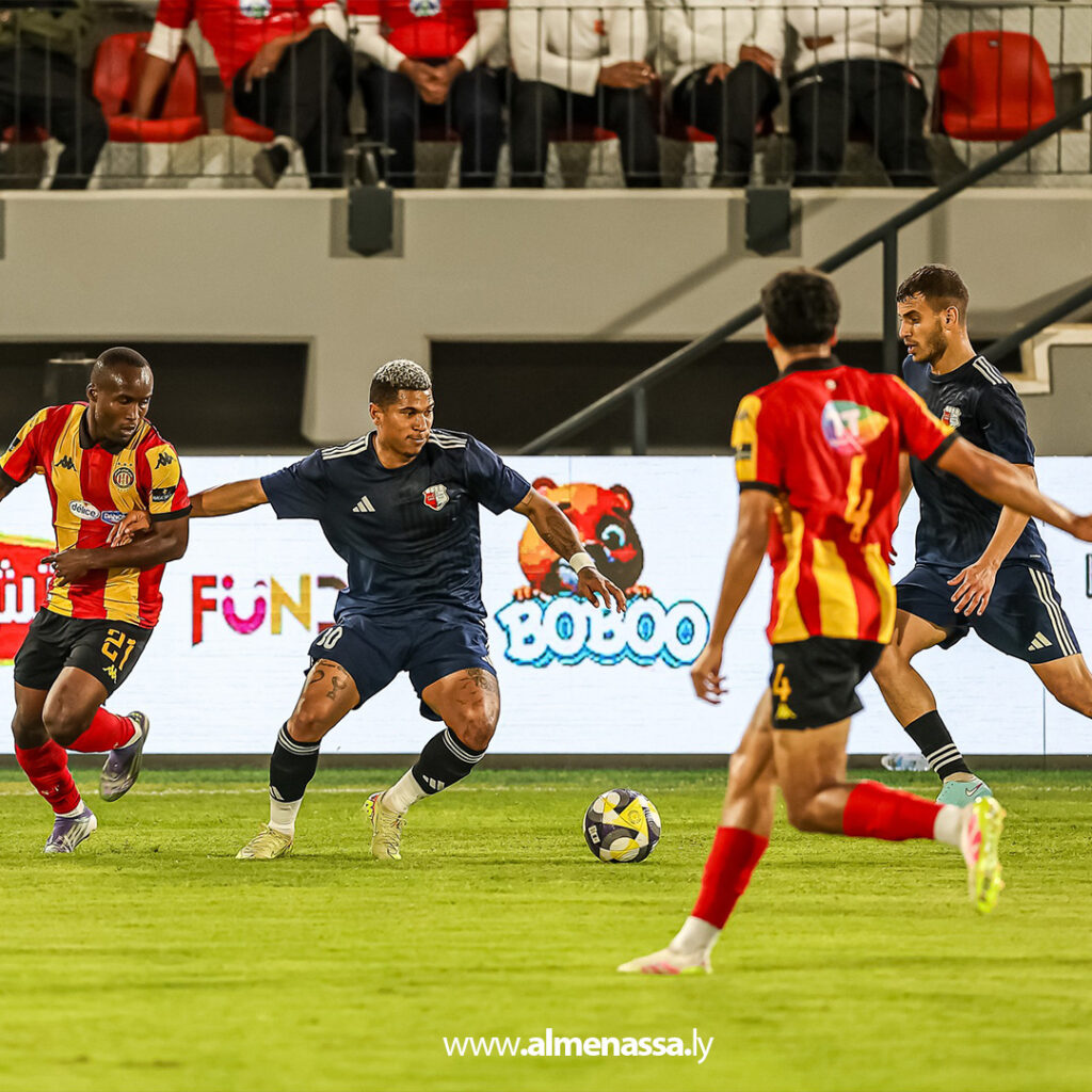 Extra.jpg1111111111111111111111111111111 القائد العام يفتتح ملعب الاتحاد العسكري في مدينة المشير بحضور حكومي وعسكري