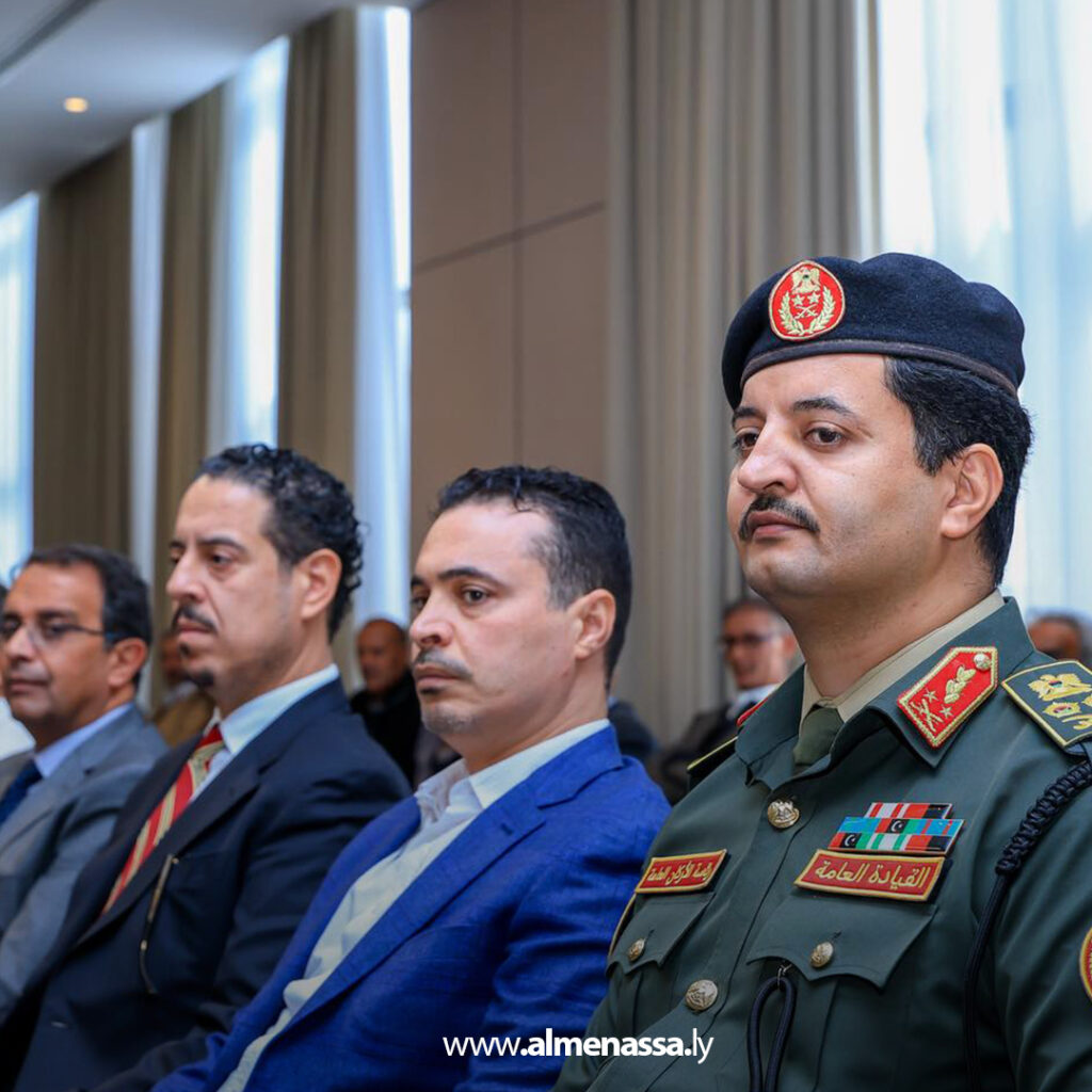 Extra 1.jpg22 1 القائد العام يستقبل مشايخ بني وليد ويؤكد بأن ليبيا بحاجة إلى تغيير جذري يقوده الشعب لبناء دولة موحدة ومستقرة