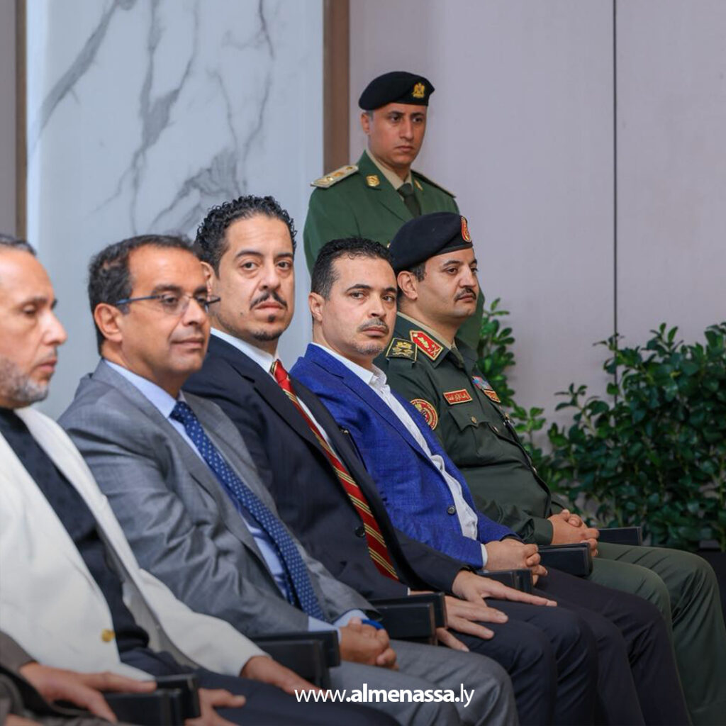 Extra 1.jpg37 1 القائد العام يستقبل مشايخ بني وليد ويؤكد بأن ليبيا بحاجة إلى تغيير جذري يقوده الشعب لبناء دولة موحدة ومستقرة