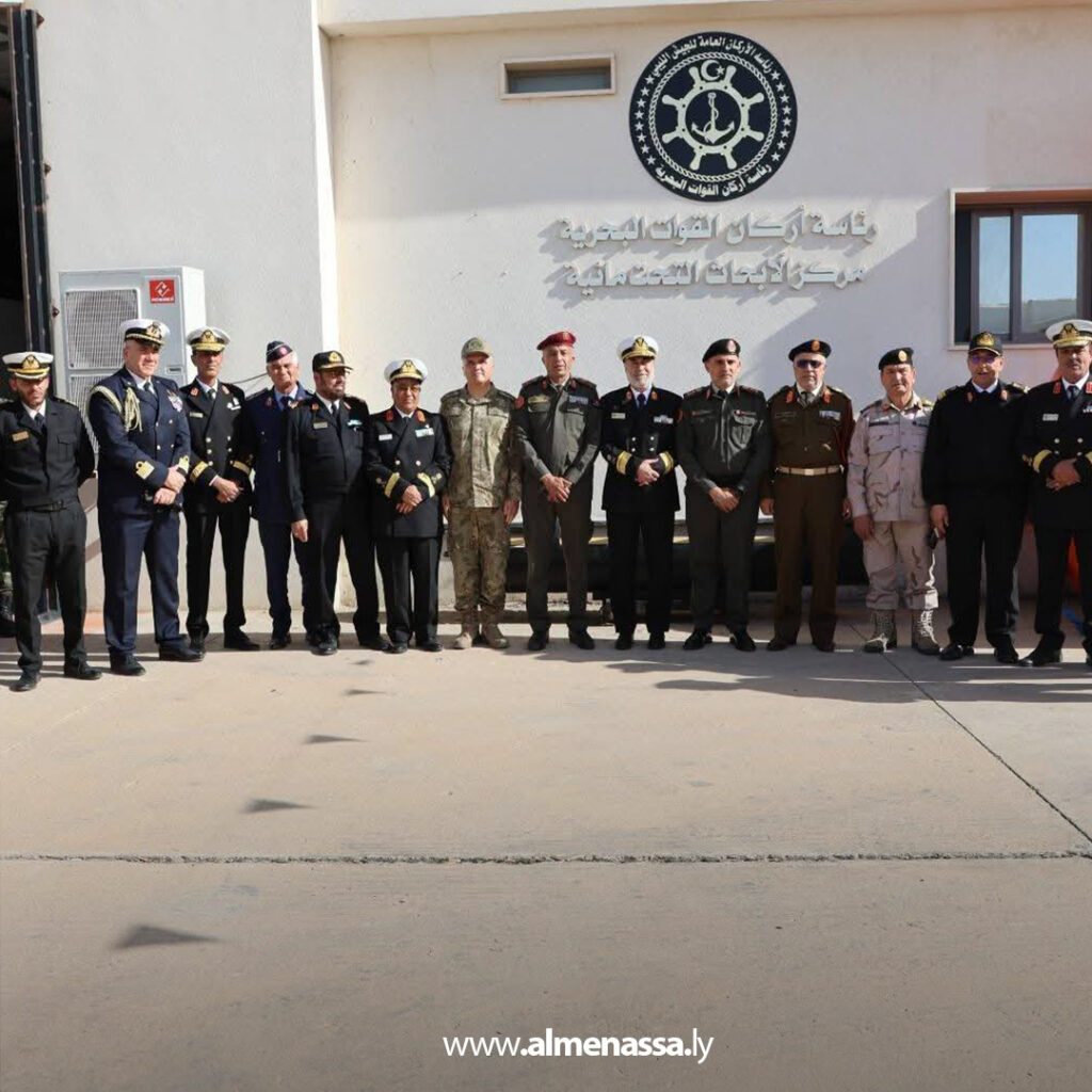 Extra 164 المركز البحري يحتفل بتخريج دفعة جديدة من غواصي الإنقاذ