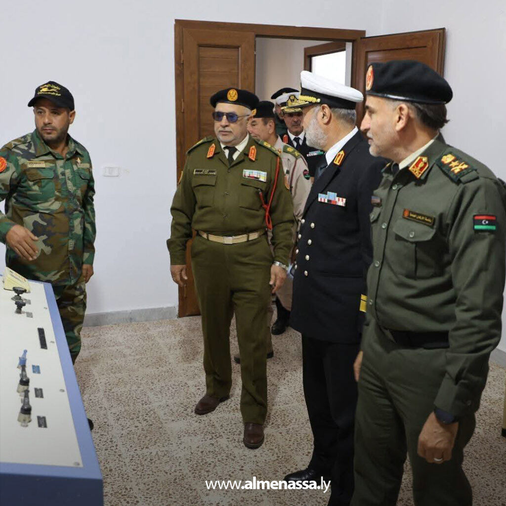 Extra 37.jpg3 37 المركز البحري يحتفل بتخريج دفعة جديدة من غواصي الإنقاذ