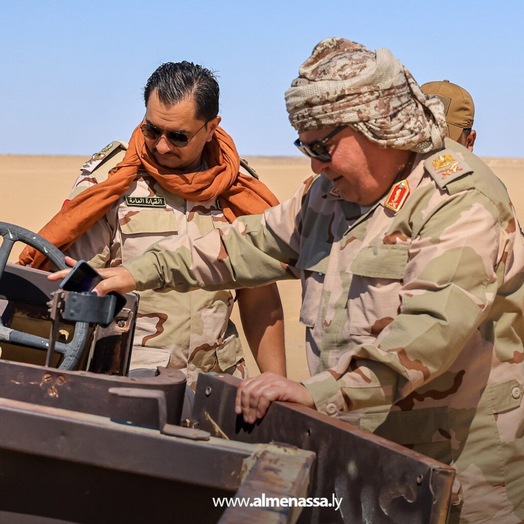 Extra 4.jpg7 4 نائب القائد العام يتفقد قاعدة السارة العسكرية ويؤكد على الانضباط ورفع الجاهزية لتنفيذ المهام