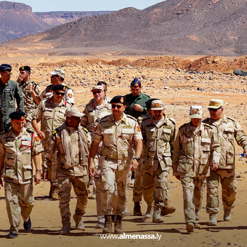 نائب القائد العام يتفقد منفذ التوم الحدودي ويؤكد جاهزية القوات لتنفيذ مهامها بكفاءة عالية 2 Extra 44.jpg1 44