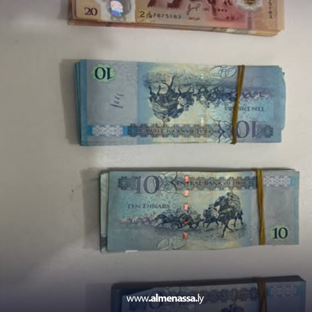 Extra 45.jpg1 45 شرطة أوجلة تضبط متهم بسرقة 2700 دينار ويعترف بدفن المبلغ قرب مسكنه