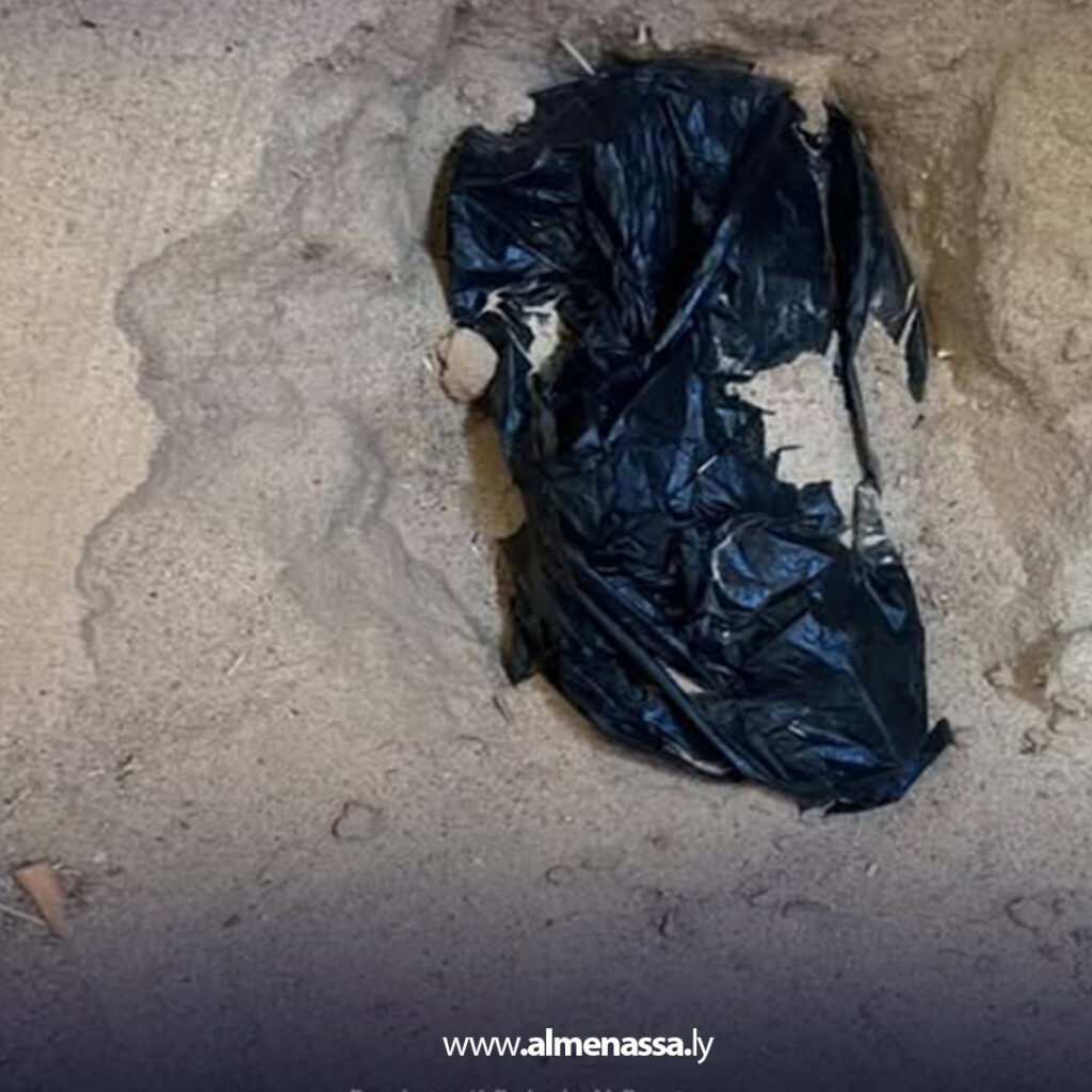 Extra 65 شرطة أوجلة تضبط متهم بسرقة 2700 دينار ويعترف بدفن المبلغ قرب مسكنه