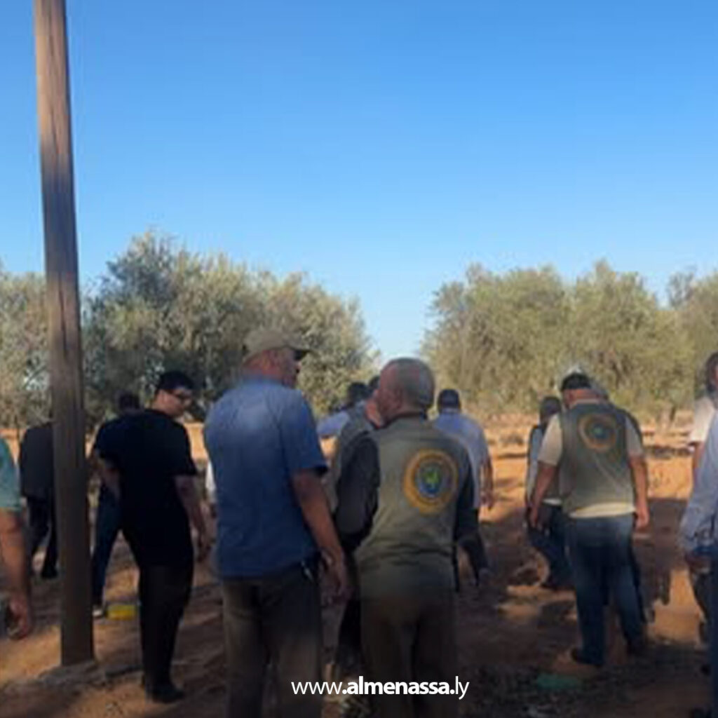 Extra 93.jpg1 93 اللجنة الفنية تكشف تفاصيل ظاهرة التشققات والانجرافات الأرضية في اسبيعة وتحذر من اتساعها قبل موسم الأمطار