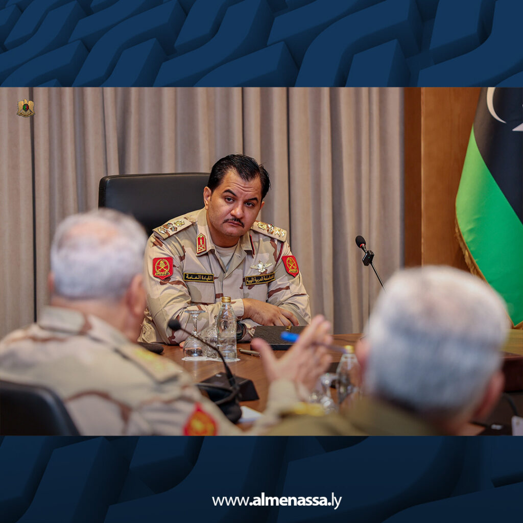 extra Recovered 2.jpg16 2 نائب القائد العام يجتمع مع رئيس هيئة العمليات وآمري المناطق العسكرية
