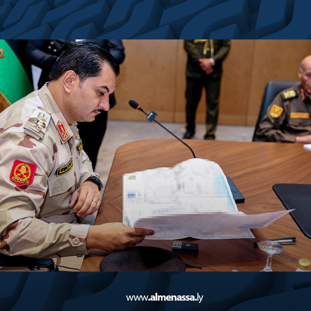 extra Recovered 2.jpg19 2 نائب القائد العام يجتمع مع رئيس هيئة العمليات وآمري المناطق العسكرية
